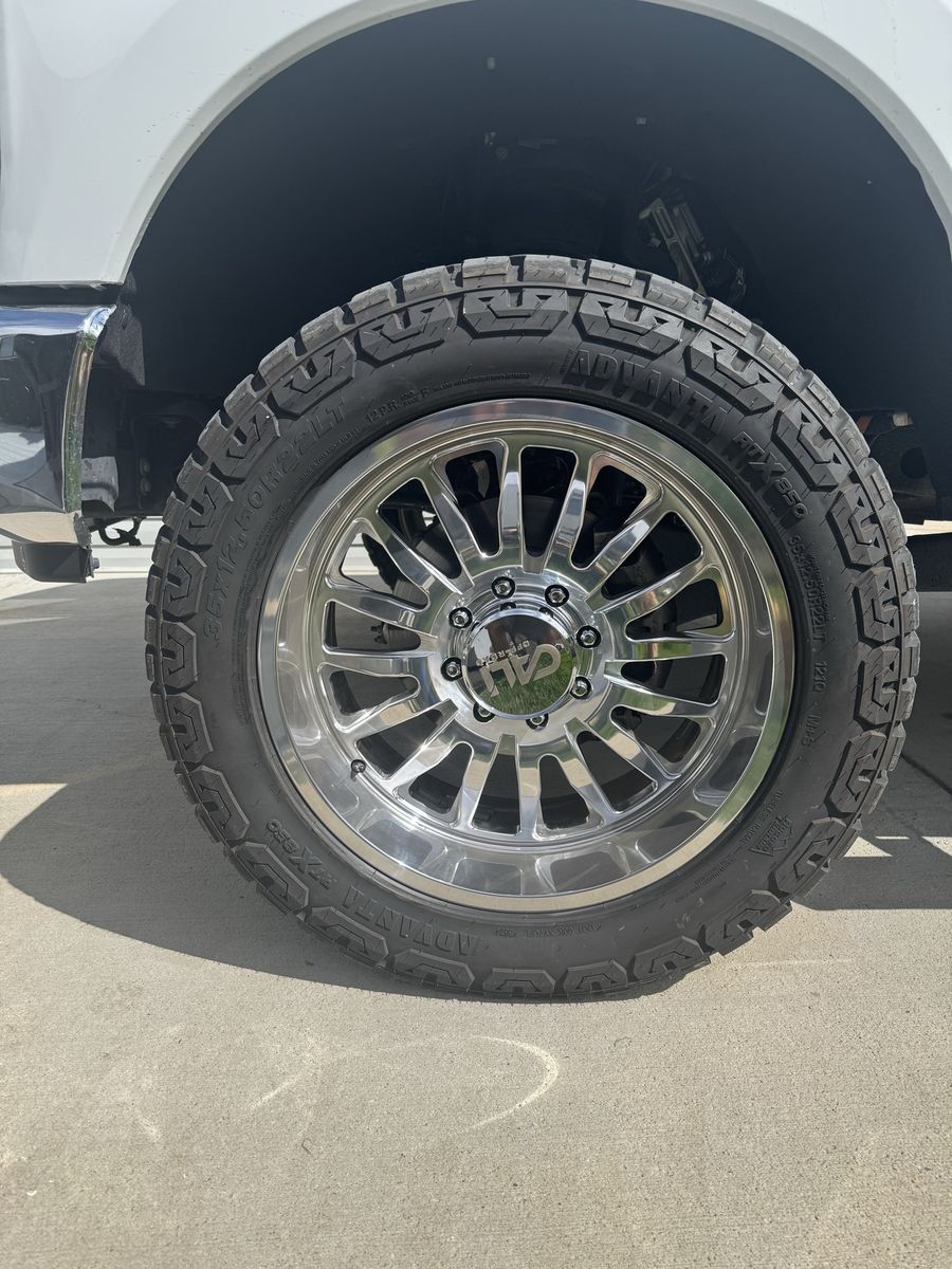 Cali Summit 22x10 35x12.50  Ford