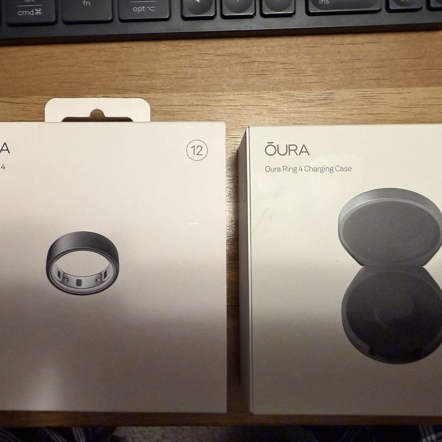 OURA Ring 4 Stealth Smart Ring Size 12 with Charger AND including OURA Wireless Charger, too!!!