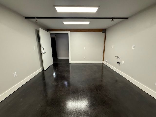 Main image 2