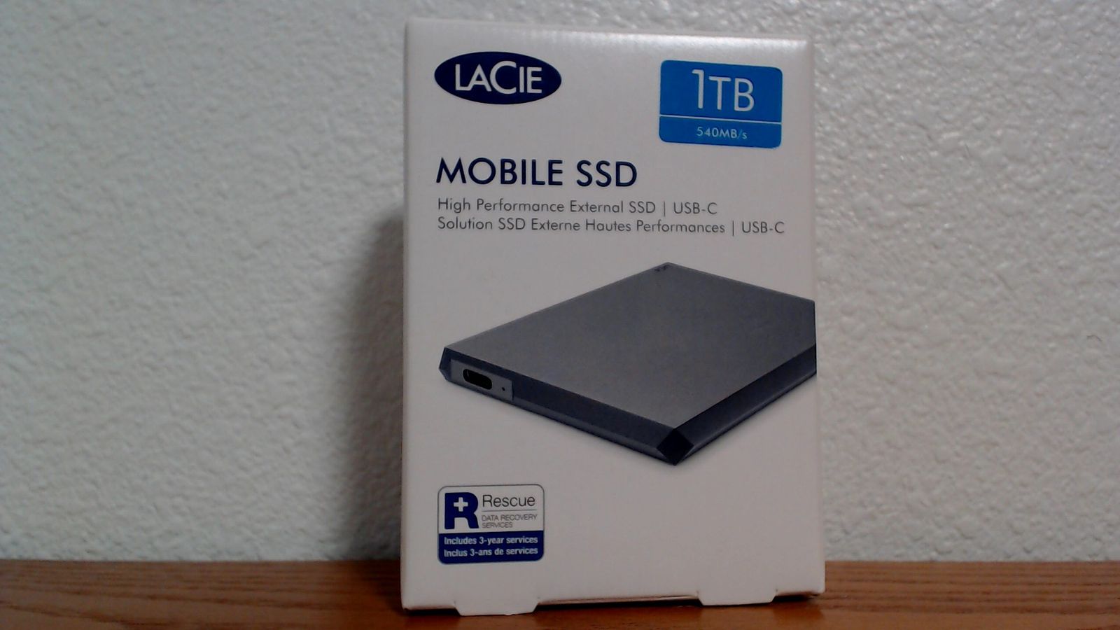 Lacie 1TB Mobile SSD STHM1000400 New