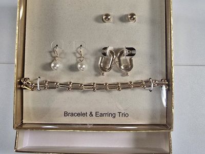 Anne Klein Gold Link Bracelet and Earring Trio with Pearls