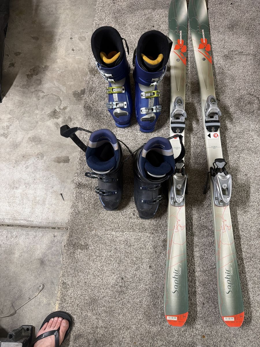 Rossignol Saphir Snow 2 Downhill Skis with Bindings & 2 Pairs Ski Boots (Lange 25.5, Salomon 27.5)