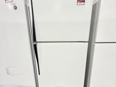 BIG DEALS HERE! HOTPOINT TOP AND BOTTOM FRIDGE JUST $100!