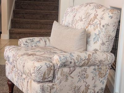 Adorable Accent Chair