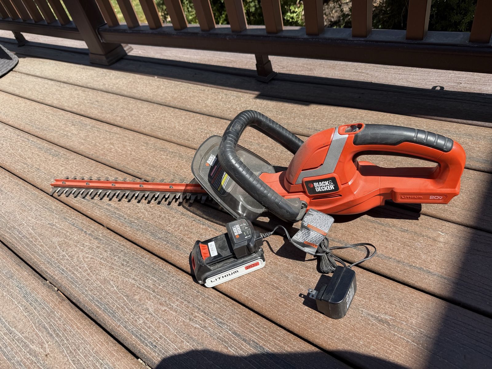 Black and decker 20v lithium cordless hedge trimmer