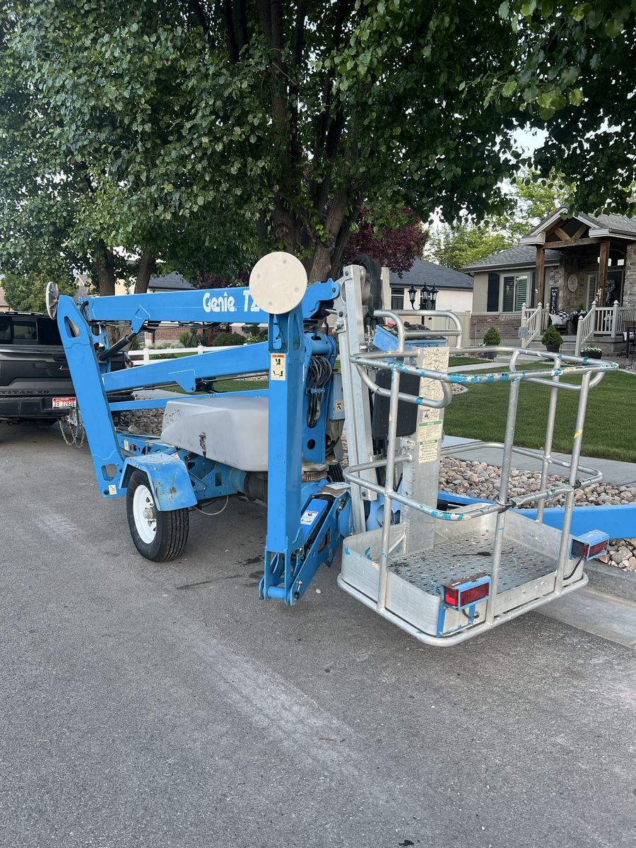 Genie TZ-50 Towable Boom Lift - 50ft Working Height, Excellent Condition