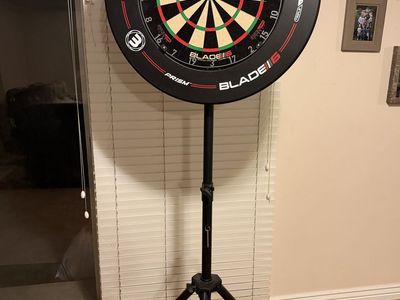 Winmau Blade 6 Dartboard w/ Surround and Stand