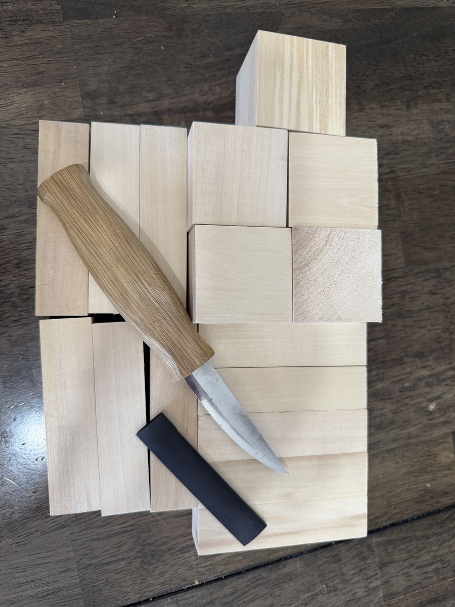 Carving Knife with Blocks