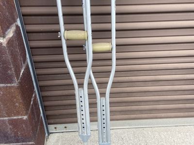 Kids crutches