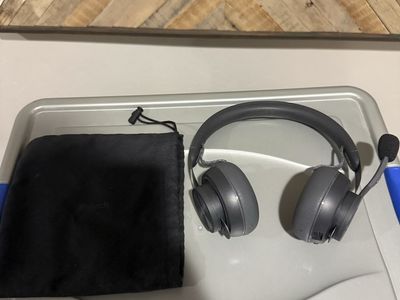 Logitech Zone Vibe 100 Wireless Bluetooth Headphones with Microphone - Black