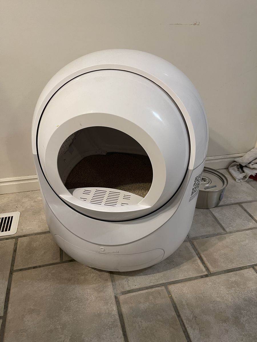 New robot litter box