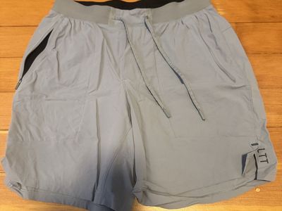 Lululemon men’s License to Train Linerless Short 7" Medium