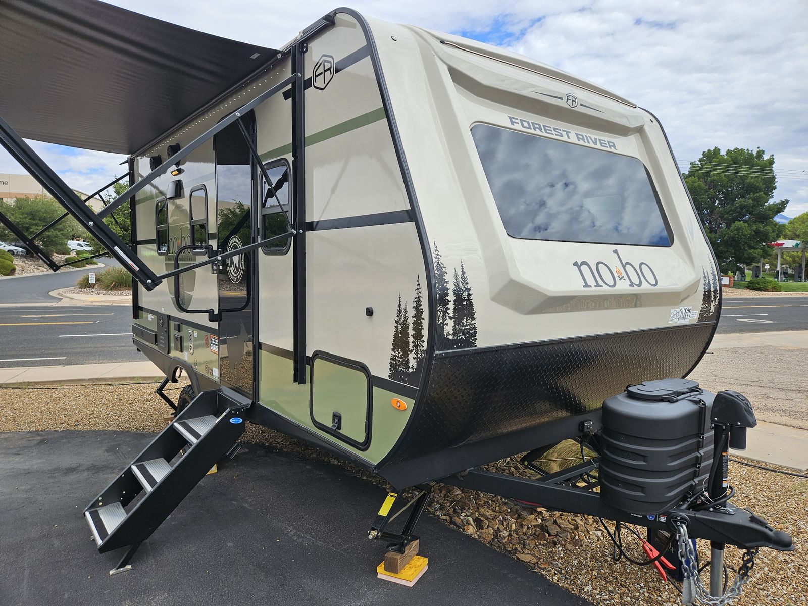 New 2026 Forest River No Boundaries 18.3 Beast Mode! Off Road Travel Trailer! Solar!