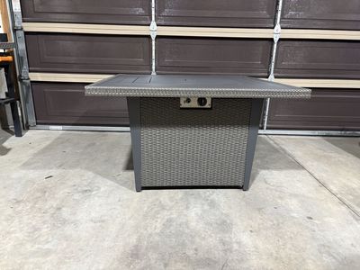 Brand New Kinger propane fire pit