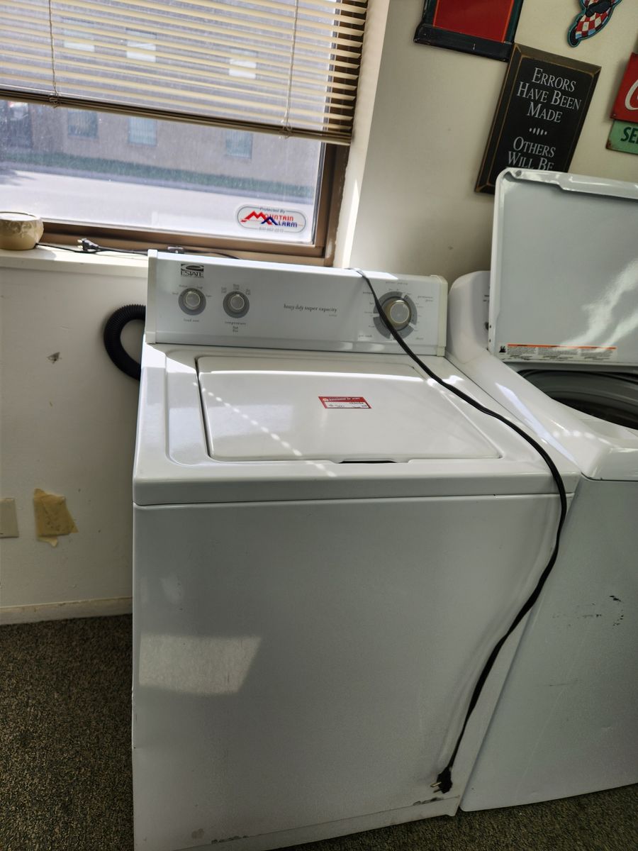 GREAT ESTATE TOPLOAD WASHER! WITH A FULL WARRANTY