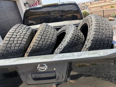 At tire off Nissan frontier like new