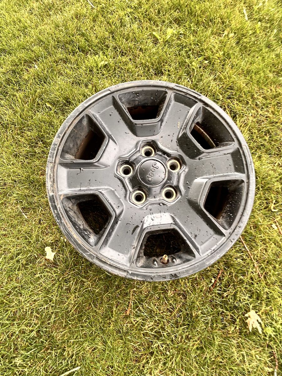Set of 4 Jeep Black Aluminum Wheels- Used (4)