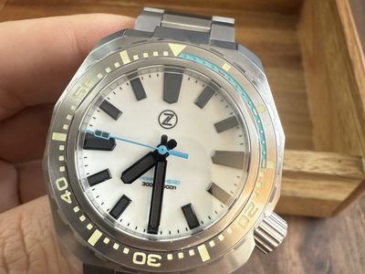 Zelos Hammerhead V3 (Full-Lume Dial) Automatic