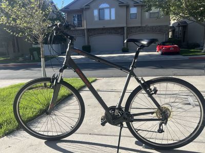 Schwinn Signature Men's Fremont Hybrid Bike