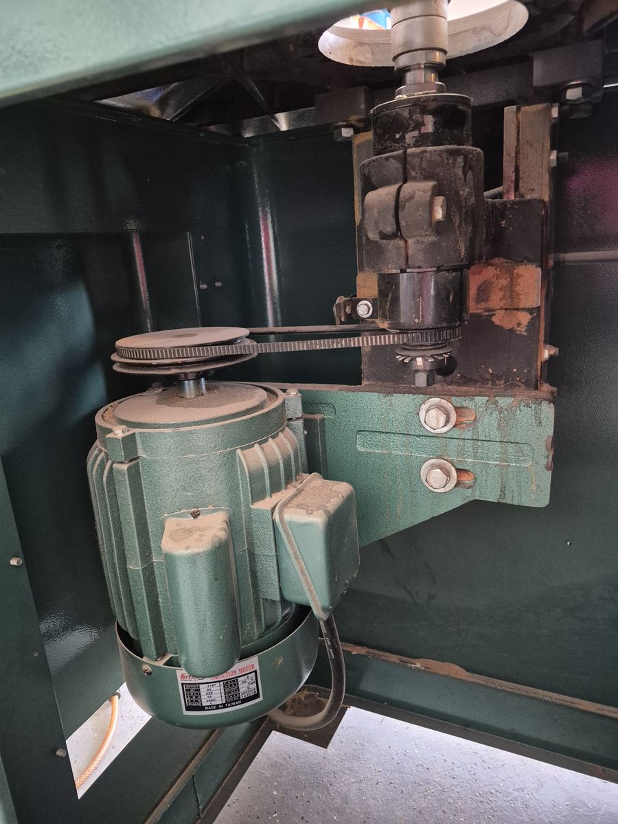 Main image 3