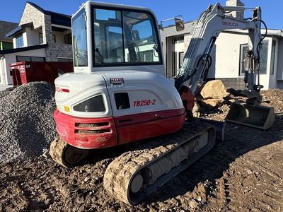 2020 Takeuchi TB250 minimal hours and wear