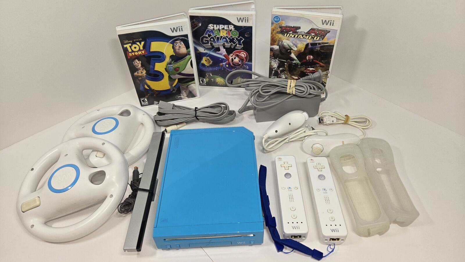 #15: BLUE Wii Bundle - TESTED w/Memory Reset