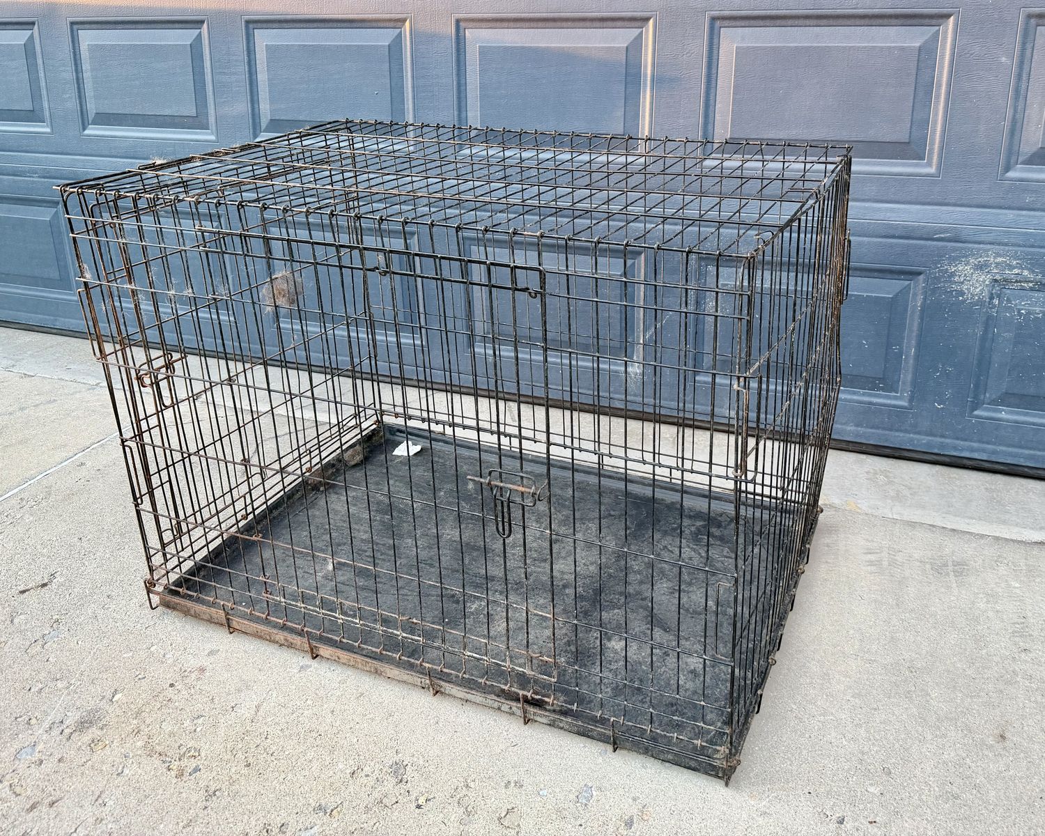 Large double door puppy kennel 