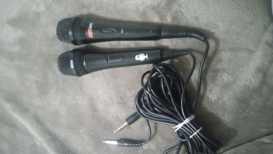 2 Microphones