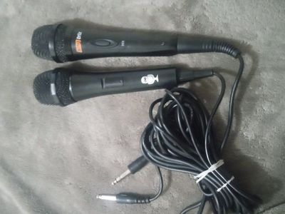 2 Microphones