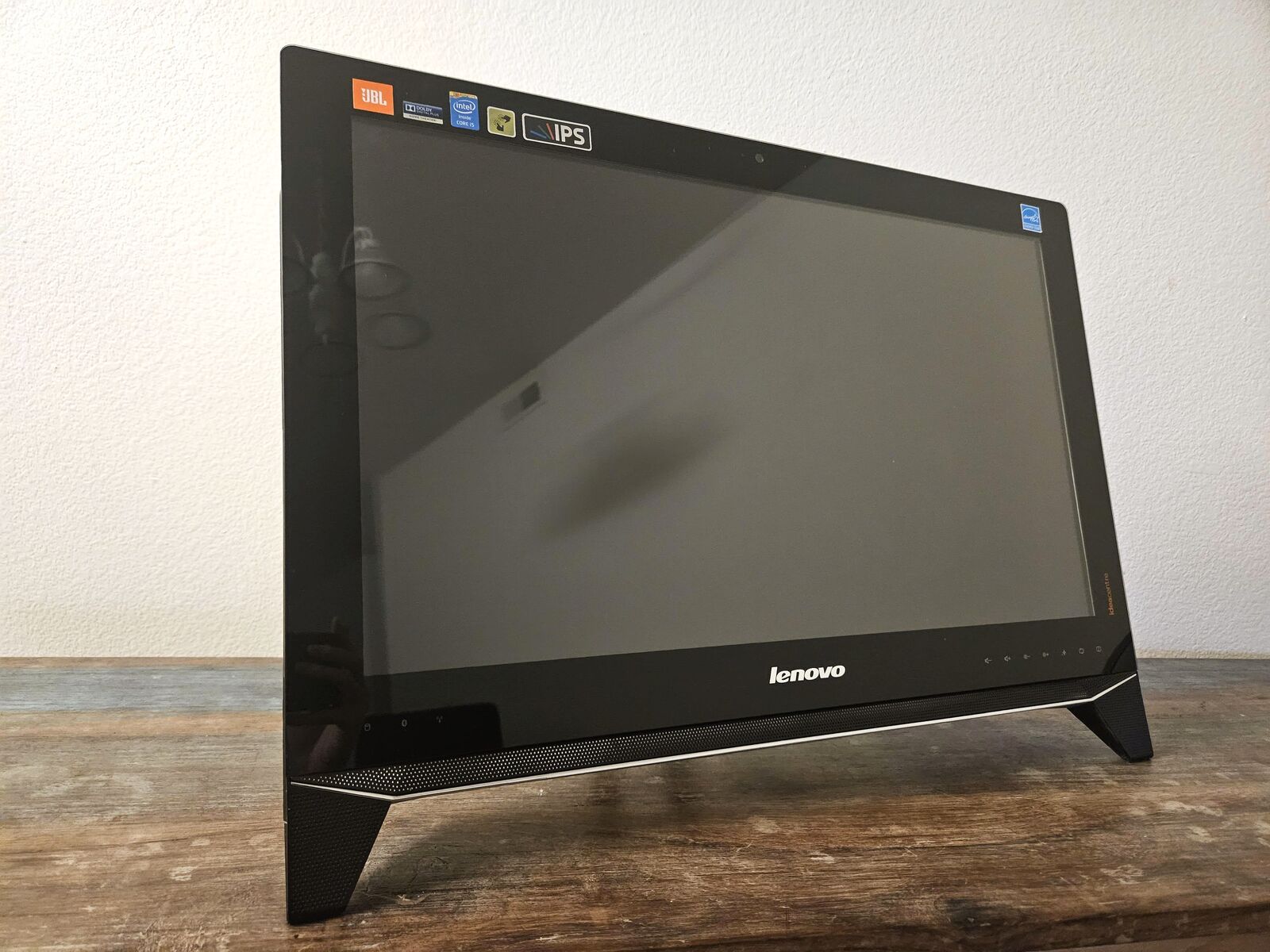 All-in-one computer beautiful display