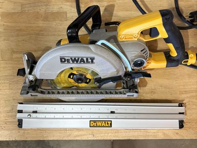 DeWalt Worm Drive Circular Saw 7 1/4"