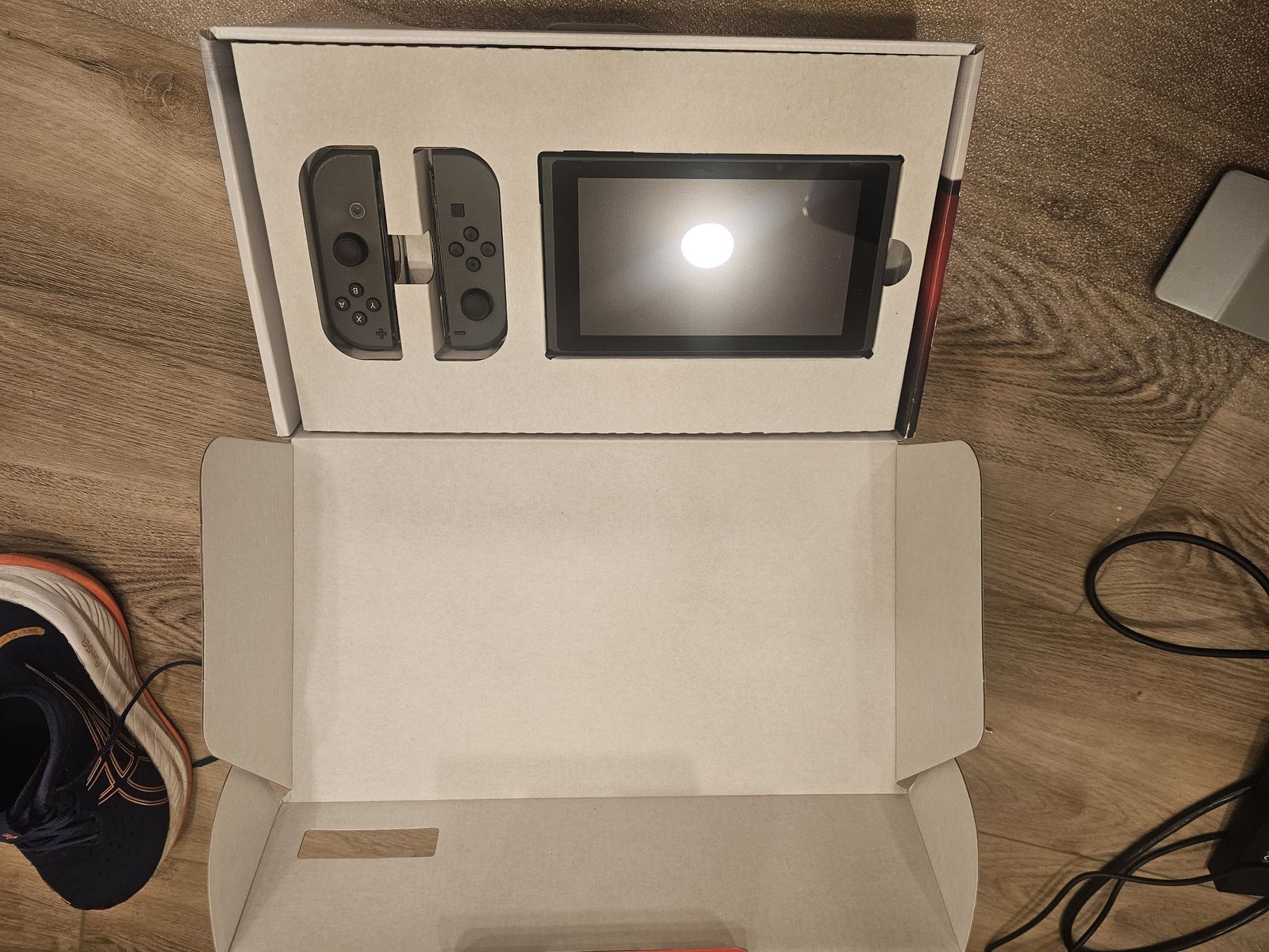 Original Nintendo Switch Console + MicroSD Card