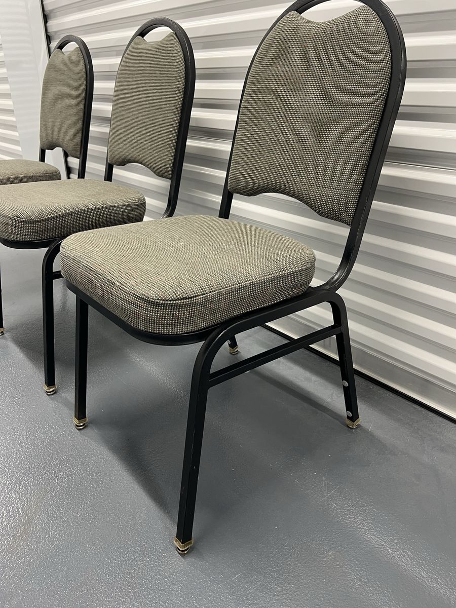Chairs - Banquet/Stacking Chairs(12)