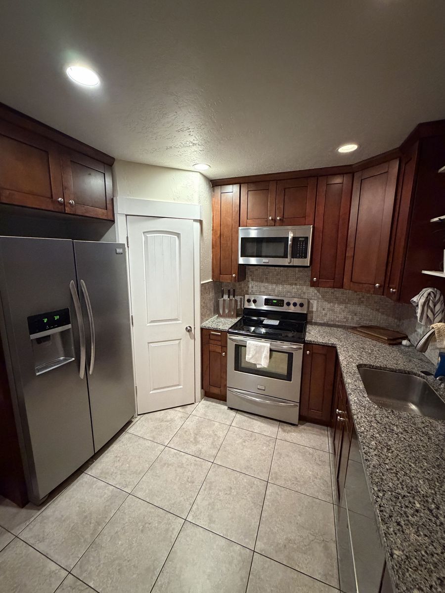 Main image 5