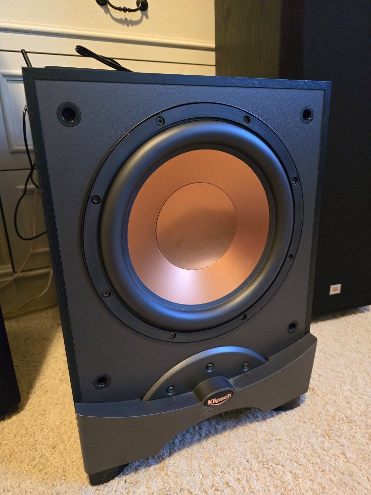 Klipsch RW-10 powered subwoofer in excellent condition