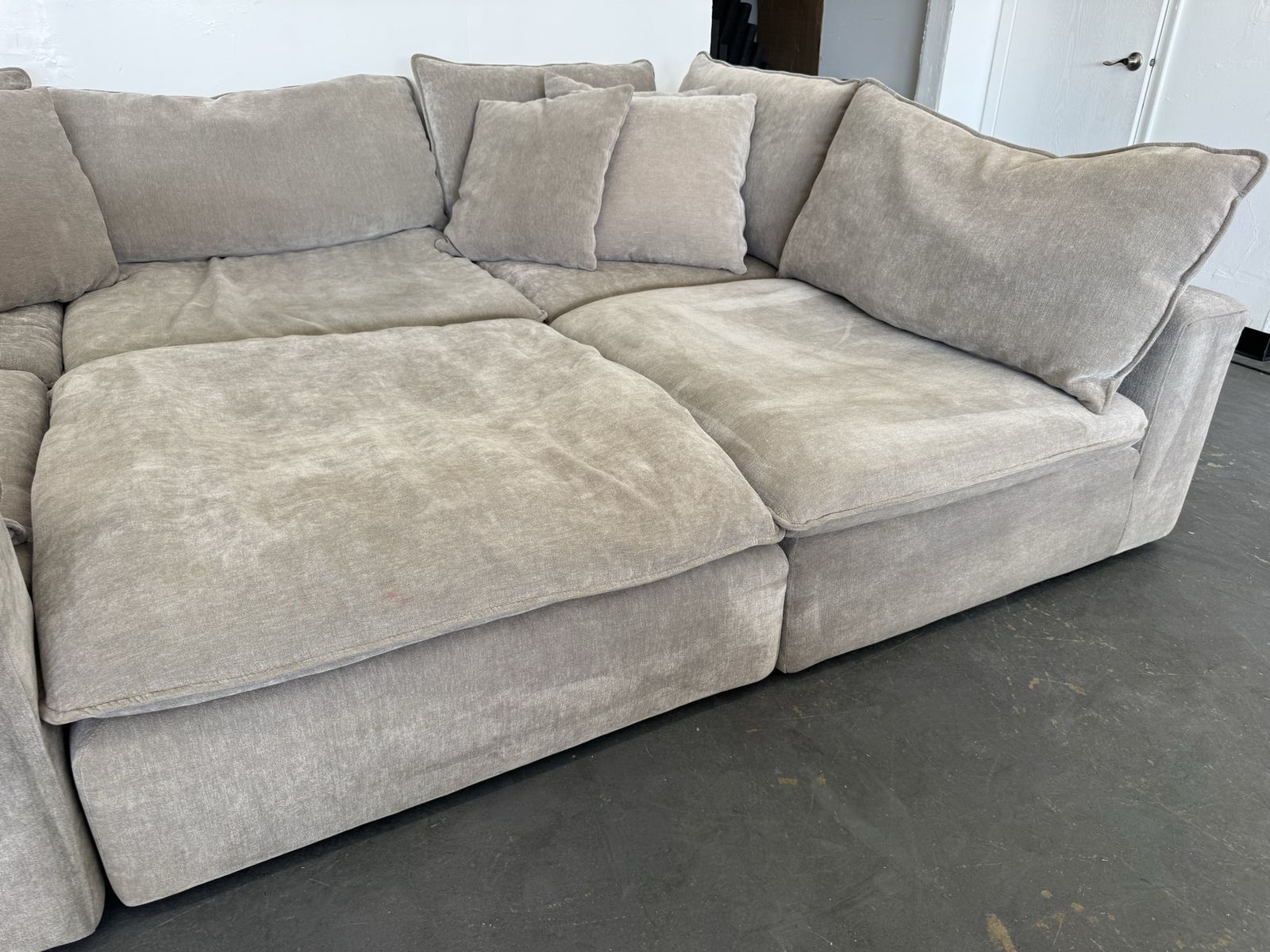 Main image 6