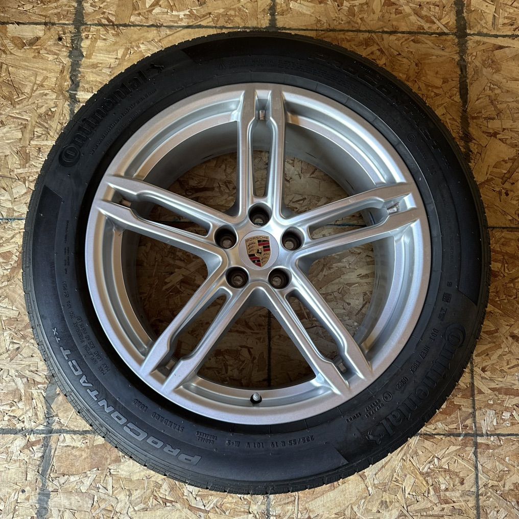 OEM Porsche Macan 19 Wheels And Continental Tires