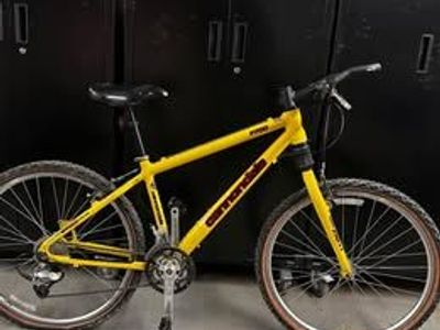 Vintage Cannondale F700 Bike