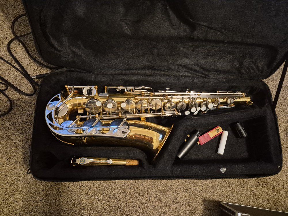 Vito (Yamaha) Alto Saxophone Sax with Warranty