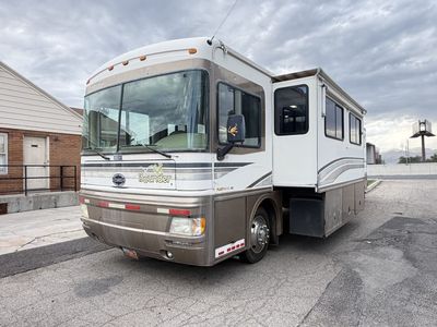 2000 Fleetwood Bounder 39z diesel pusher with slide