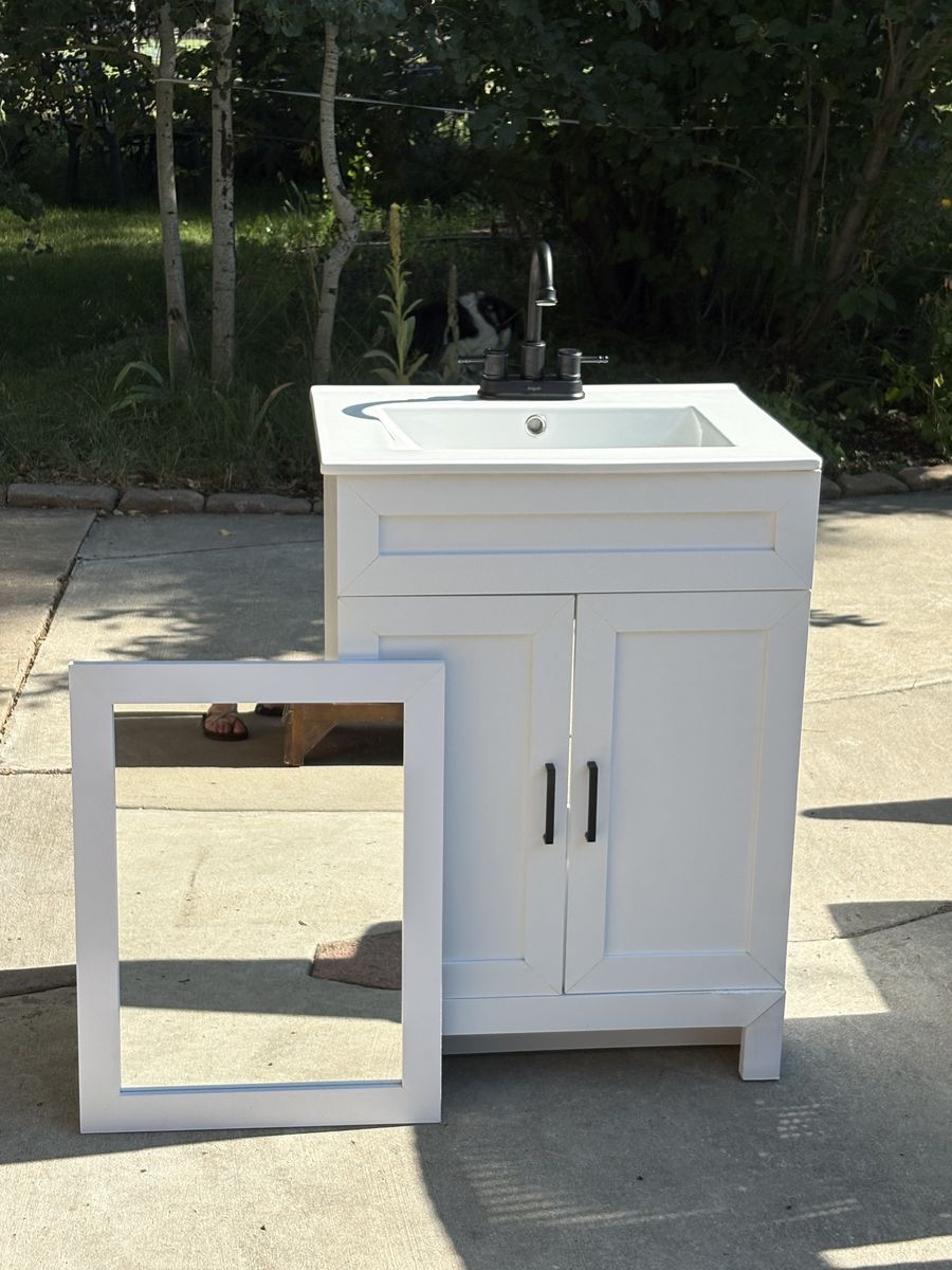 Vanity 24 inch