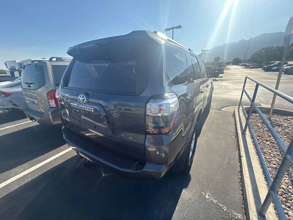 Main image 3