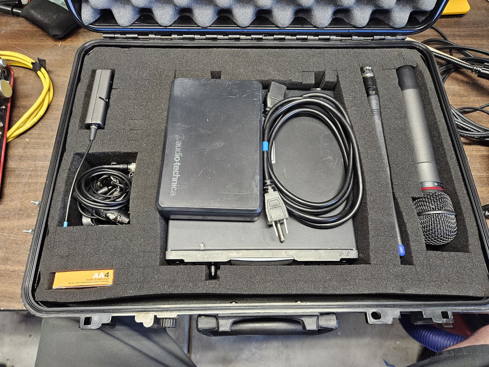 Wireless Mic system Audio Technica 4000 series Complete