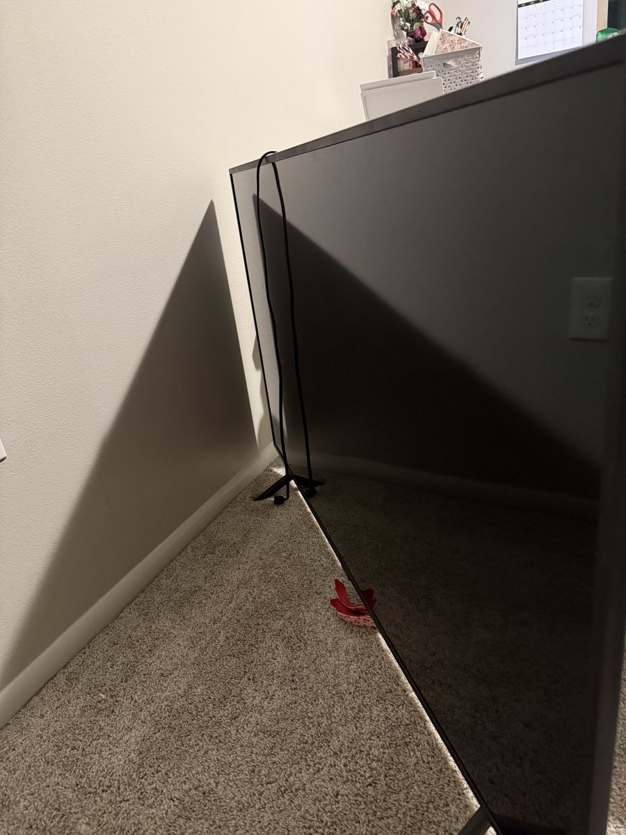 55In Samsung TV And Sound Bar W/sub