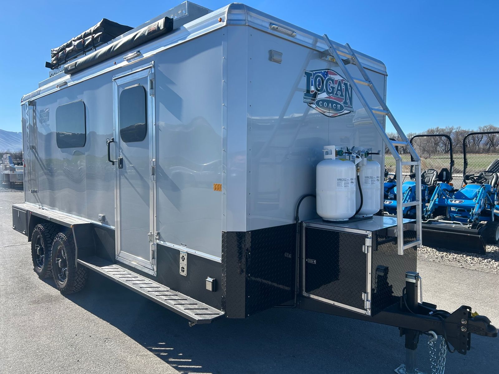 2026 Logan Coach 17' Base Camp