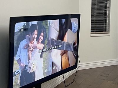 58" Insignia 4K Smart TV - Like New, works perfectly!
