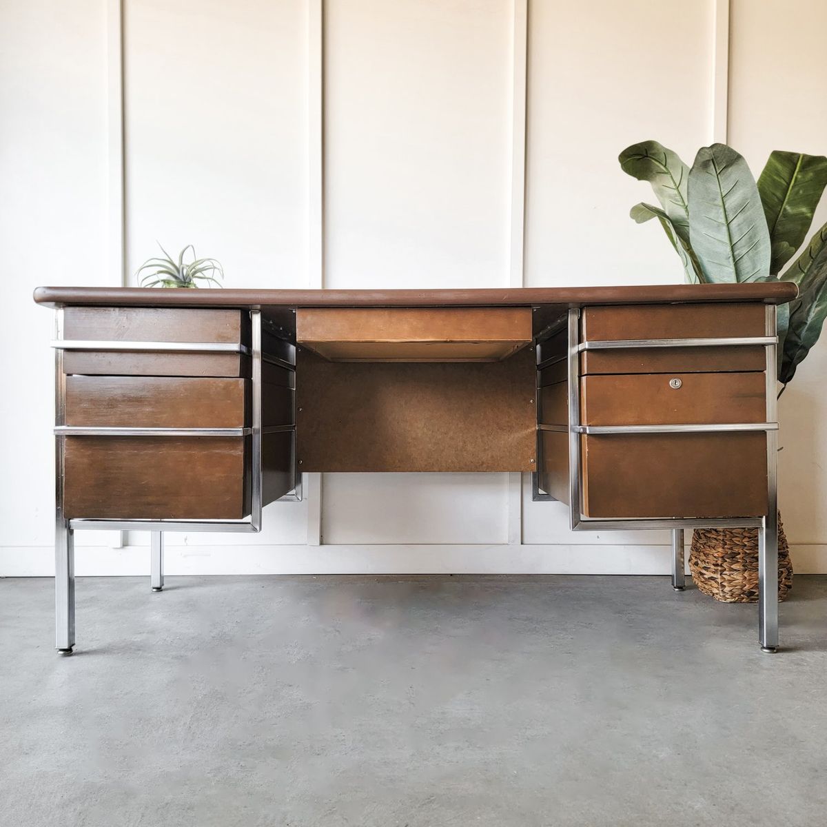 *FREE DELIVERY* Vintage MCM Executive Desk!