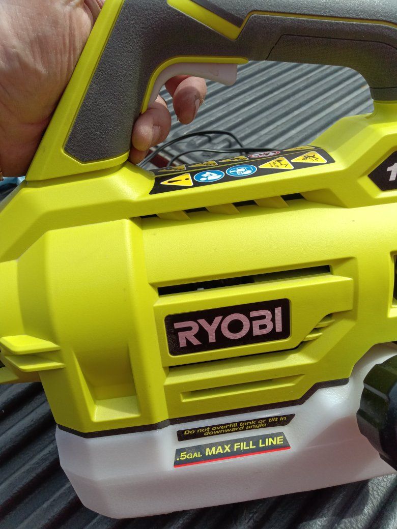 Ryobi Defender Weed Sprayer Battery & Charger 18v