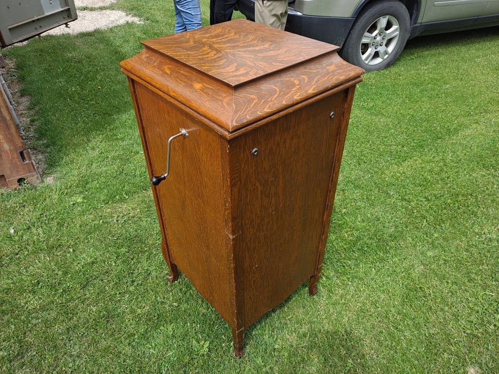 Main image 10