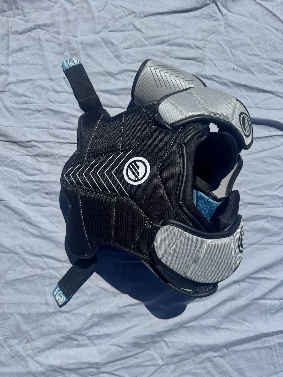Main image 3